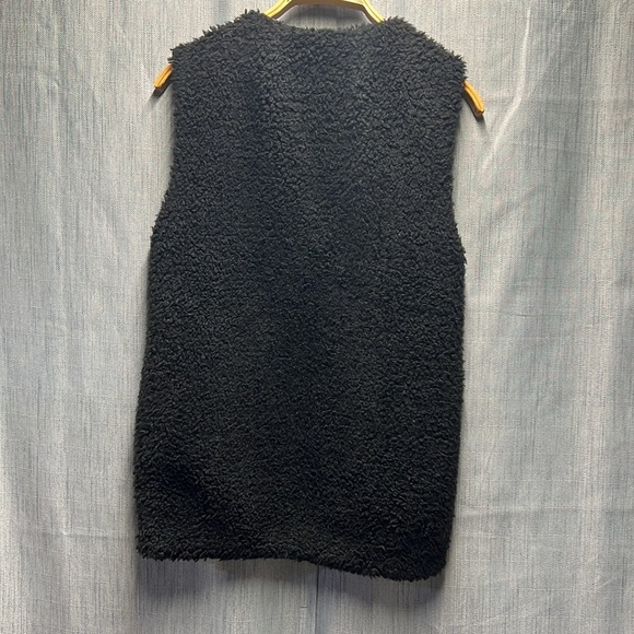 🚩 Aritzia Wilfred black zip up fuzzy vest size XXS - Picture 5 of 7